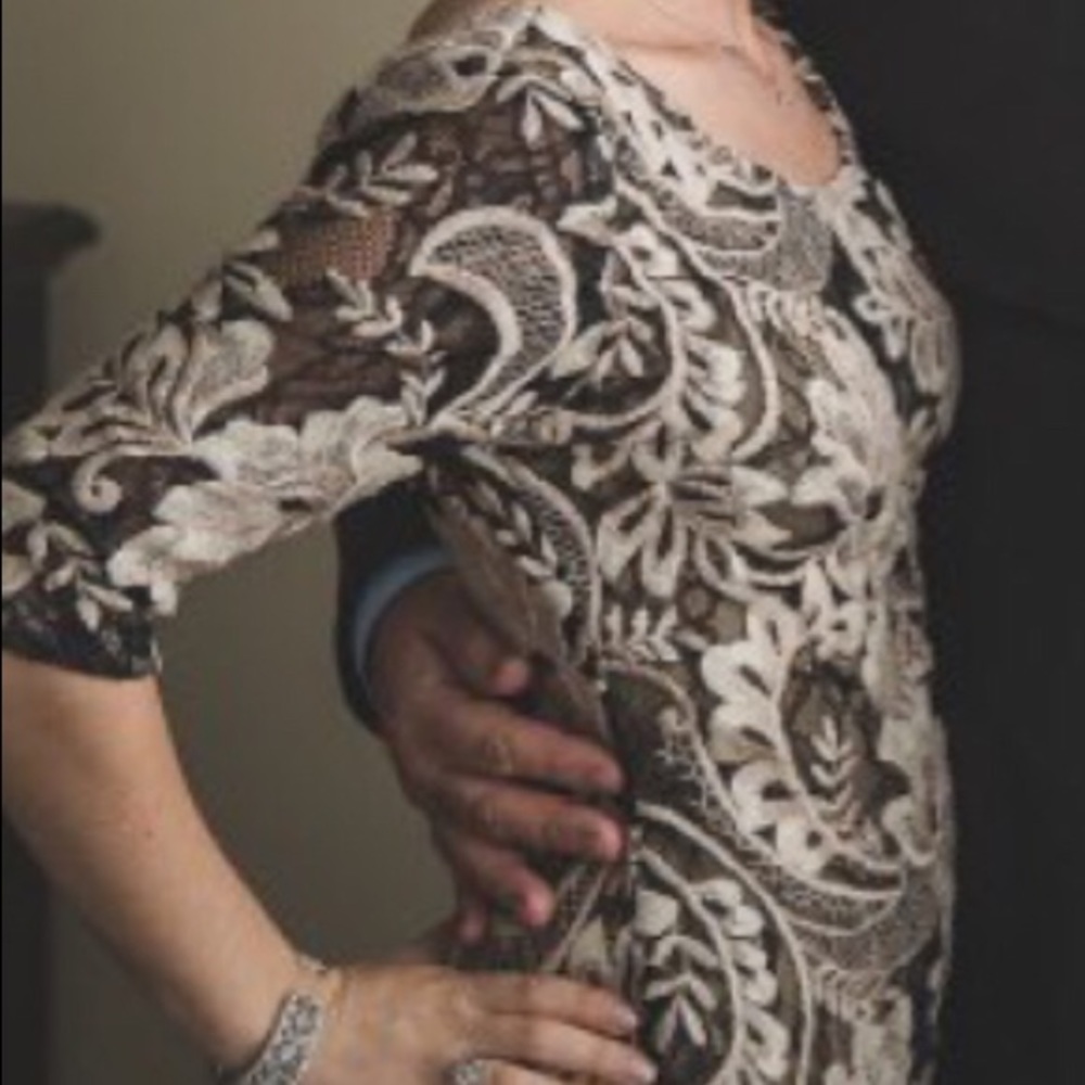 Women’s flower lace dress. Size: S